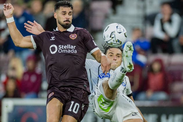 SOCCER - UEFA CL, Hearts vs Sturm EDINBURGH,SCOTLAND,28.JUL.26 - SOCCER - UEFA Champions League, qualification, Heart of Midlothian FC vs SK Sturm Graz. Image shows Claudio Braga (Hearts) and Albert Vallci (Sturm).  GEPAxpictures xMatthiasxTrinkl