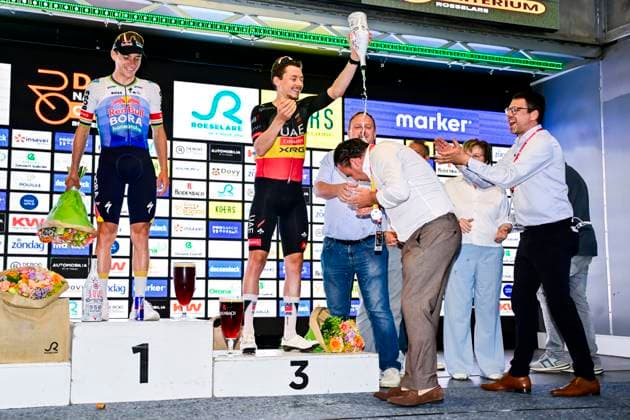 Na-Tourcriterium Roeselare - 28 07 2026 ROESELARE, BELGIUM - JULY 28 : Evenepoel Remco (BEL) of Red Bull BORA Hansgrohe, Herregodts Rune (BEL) of UAE Team Emirates XRG, on the podium during the post Tour de France criterium of Roeselare on July 28, 2026 in Roeselare, Belgium, 28 07 2026 Roeselare Belgium  Copyright: xJanxDexMeuleneirx