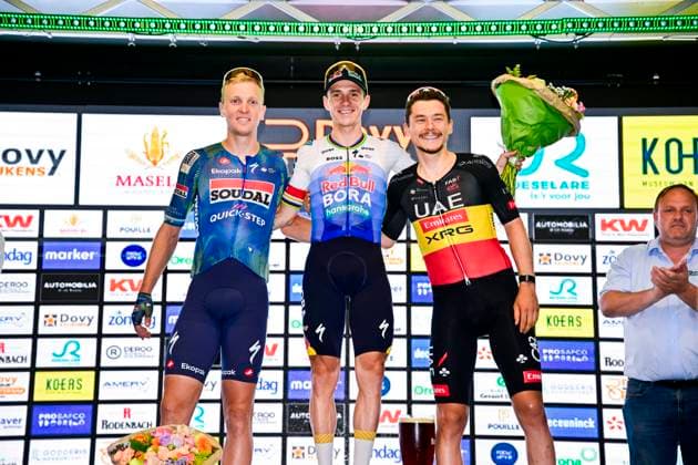 Na-Tourcriterium Roeselare - 28 07 2026 ROESELARE, BELGIUM - JULY 28 : Evenepoel Remco (BEL) of Red Bull BORA Hansgrohe, Herregodts Rune (BEL) of UAE Team Emirates XRG, Merlier Tim (BEL) of Soudal Quick Step on the podium during the post Tour de France criterium of Roeselare on July 28, 2026 in Roeselare, Belgium, 28 07 2026 Roeselare Belgium  Copyright: xJanxDexMeuleneirx