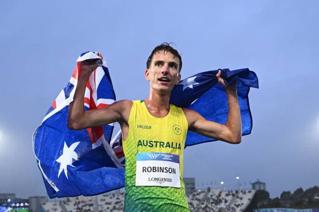 COM26 ATHLETICS, Ky Robinson of Australia celebrates winning the Men s 10,000 Meters Final during the Glasgow 2026 Commonwealth Games at Scotstoun Stadium in Glasgow, Scotland, Tuesday, July 28, 2026. ( NO ARCHIVING, EDITORIAL USE ONLY Glasgow United Kingdom  Copyright: xJOELxCARRETTx 20260729116052250384