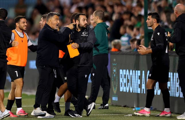 UEFA Champions League Second Qualifying Round Second Leg, Tallaght Stadium, Dublin 28 7 2026 Shamrock Rovers vs Ararat Armenia Ararat Armenia s Manager Tulipa celebrates his sides first goal Tulipa celebrates his sides first goal 28 7 2026  Copyright: xx RB2_9090