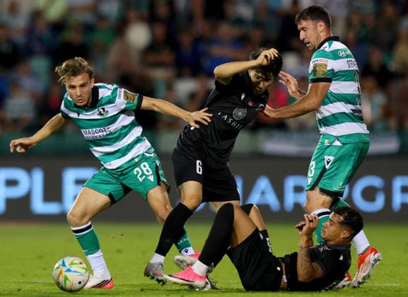 UEFA Champions League Second Qualifying Round Second Leg, Tallaght Stadium, Dublin 28 7 2026 Shamrock Rovers vs Ararat Armenia Shamrock Rovers Enda Stevens and Najemedine Razi with Mishel Ayvazyan and Sandro Lima of Ararat Armenia Enda Stevens and Najemedine Razi with Mishel Ayvazyan and Sandro Lima 28 7 2026  Copyright: xx RB2_9938