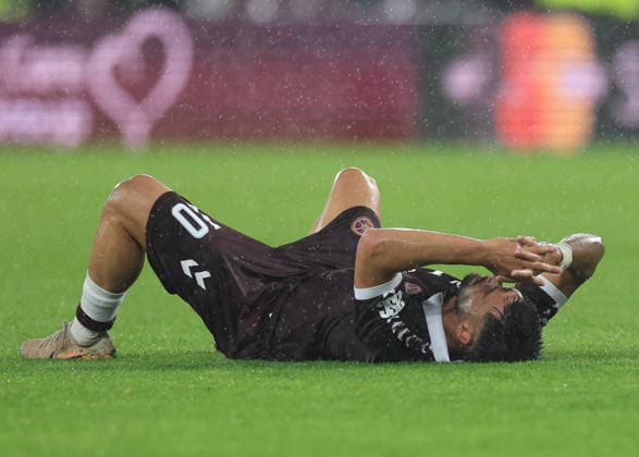 Heart of Midlothian v SK Sturm Graz UEFA Champions League Cl‡udio Braga of Heart of Midlothian looks dejected at full time during the UEFA Champions League Second Qualifying Round Second Leg match at Tynecastle Park, Edinburgh 28 07 2026 UK Newspapers OUT Copyright: xFredxPalmerx FIL-23686-0059