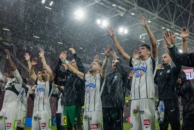 SOCCER - UEFA CL, Hearts vs Sturm EDINBURGH,SCOTLAND,28.JUL.26 - SOCCER - UEFA Champions League, qualification, Heart of Midlothian FC vs SK Sturm Graz. Image shows the rejoicing of SK STURM GRAZ.  GEPAxpictures xMatthiasxTrinkl