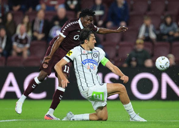 Heart of Midlothian v SK Sturm Graz UEFA Champions League Albert Vallci of SK Sturm Graz blocks a shot from Pierre Landry KaborŽ of Heart of Midlothian during the UEFA Champions League Second Qualifying Round Second Leg match at Tynecastle Park, Edinburgh 28 07 2026 UK Newspapers OUT Copyright: xFredxPalmerx FIL-23686-0086