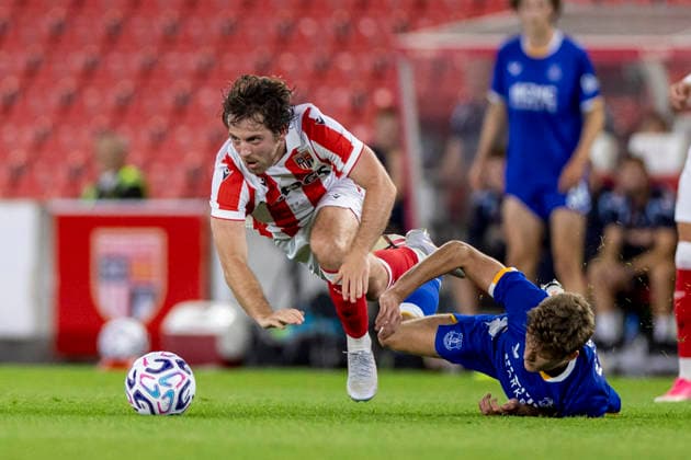 RECORD DATE NOT STATED 28th July 2026; Bet365 Stadium, Stoke, Staffordshire, England; Friendly Football, Stoke City versus Everton; Ben Pearson of Stoke City is tackled TimxWilliams