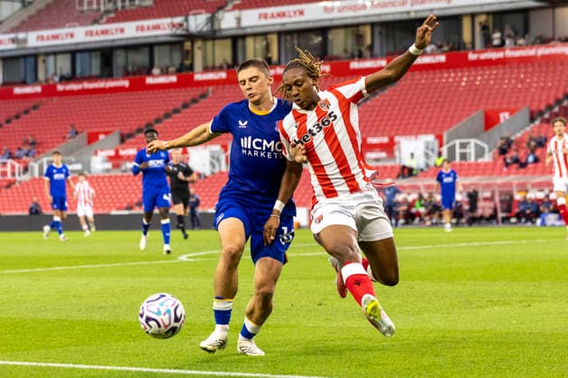 RECORD DATE NOT STATED 28th July 2026; Bet365 Stadium, Stoke, Staffordshire, England; Friendly Football, Stoke City versus Everton; Vitalii Mykolenko of Everton under pressure from Bosun Lawal of Stoke City TimxWilliams