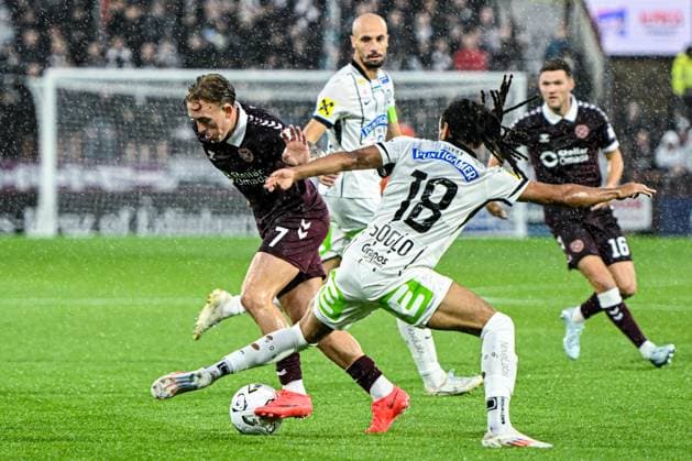 Heart of Midlothian v SK Sturm Graz UEFA Champions League Calvin Miller of Heart of Midlothian and Emran Soglo of SK Sturm Graz during the UEFA Champions League Second Qualifying Round Second Leg match at Tynecastle Park, Edinburgh 28 07 2026 UK Newspapers OUT Copyright: xJamiexJohnstonx FIL-23685-0062
