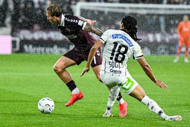 Heart of Midlothian v SK Sturm Graz UEFA Champions League Calvin Miller of Heart of Midlothian and Emran Soglo of SK Sturm Graz during the UEFA Champions League Second Qualifying Round Second Leg match at Tynecastle Park, Edinburgh 28 07 2026 UK Newspapers OUT Copyright: xJamiexJohnstonx FIL-23685-0063