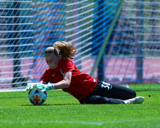 28.07.2026, SUI, Fussball, Frauen, Testspiel, Saison 2026 2027, FC Zürich vs. SC Freiburg Anna Reimann (38, SC Freiburg) beim Aufwärmen Foto: Urs Ottiger IMAGO Kerenzerberg Sportzentrum Kerenzerberg Zürich Switzerland *** July 28, 2026, SUI, Soccer, Women s, Friendly Match, 2026–2027 Season, FC Zurich vs. SC Freiburg, Anna Reimann 38, SC Freiburg warming up. Photo by Urs Ottiger, IMAGO, Kerenzerberg Sports Center, Kerenzerberg, Zurich, Switzerland