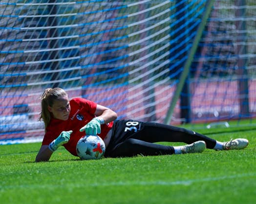 28.07.2026, SUI, Fussball, Frauen, Testspiel, Saison 2026 2027, FC Zürich vs. SC Freiburg Anna Reimann (38, SC Freiburg) beim Aufwärmen Foto: Urs Ottiger IMAGO Kerenzerberg Sportzentrum Kerenzerberg Zürich Switzerland *** July 28, 2026, SUI, Soccer, Women s, Friendly Match, 2026–2027 Season, FC Zurich vs. SC Freiburg, Anna Reimann 38, SC Freiburg warming up. Photo by Urs Ottiger, IMAGO, Kerenzerberg Sports Center, Kerenzerberg, Zurich, Switzerland