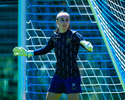 28.07.2026, SUI, Fussball, Frauen, Testspiel, Saison 2026 2027, FC Zürich vs. SC Freiburg Riana Gmür (21, FC Zürich) beim Aufwärmen Foto: Urs Ottiger IMAGO Kerenzerberg Sportzentrum Kerenzerberg Zürich Switzerland *** July 28, 2026, SUI, Soccer, Women s, Friendly Match, 2026–2027 Season, FC Zurich vs. SC Freiburg, Riana Gmür, 21, FC Zurich warming up. Photo by Urs Ottiger, IMAGO, Kerenzerberg Sports Center, Kerenzerberg, Zurich, Switzerland