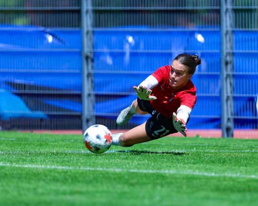 28.07.2026, SUI, Fussball, Frauen, Testspiel, Saison 2026 2027, FC Zürich vs. SC Freiburg Lina von Schrader (21, SC Freiburg) beim Aufwärmen Foto: Urs Ottiger IMAGO Kerenzerberg Sportzentrum Kerenzerberg Zürich Switzerland *** July 28, 2026, SUI, Soccer, Women, Friendly Match, 2026–2027 Season, FC Zurich vs. SC Freiburg Lina von Schrader, 21, SC Freiburg warming up Photo by Urs Ottiger IMAGO Kerenzerberg Sports Center Kerenzerberg Zurich Switzerland