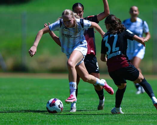 28.07.2026, SUI, Fussball, Frauen, Testspiel, Saison 2026 2027, FC Zürich vs. SC Freiburg Anna Steffen (32, FC Zürich) Foto: Urs Ottiger IMAGO Kerenzerberg Sportzentrum Kerenzerberg Zürich Switzerland *** July 28, 2026, SUI, Soccer, Women s, Friendly Match, 2026–2027 Season, FC Zurich vs. SC Freiburg, Anna Steffen 32, FC Zurich, Photo by Urs Ottiger, IMAGO, Kerenzerberg Sports Center, Kerenzerberg, Zurich, Switzerland