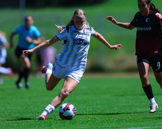 28.07.2026, SUI, Fussball, Frauen, Testspiel, Saison 2026 2027, FC Zürich vs. SC Freiburg Anna Steffen (32, FC Zürich) Foto: Urs Ottiger IMAGO Kerenzerberg Sportzentrum Kerenzerberg Zürich Switzerland *** July 28, 2026, SUI, Soccer, Women s, Friendly Match, 2026–2027 Season, FC Zurich vs. SC Freiburg, Anna Steffen 32, FC Zurich, Photo by Urs Ottiger, IMAGO, Kerenzerberg Sports Center, Kerenzerberg, Zurich, Switzerland