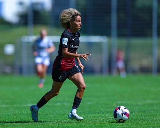 28.07.2026, SUI, Fussball, Frauen, Testspiel, Saison 2026 2027, FC Zürich vs. SC Freiburg Amira Arfaoui (17, SC Freiburg) Foto: Urs Ottiger IMAGO Kerenzerberg Sportzentrum Kerenzerberg Zürich Switzerland *** July 28, 2026, SUI, Soccer, Women s, Friendly Match, 2026–2027 Season, FC Zurich vs. SC Freiburg, Amira Arfaoui, 17, SC Freiburg, Photo by Urs Ottiger, IMAGO, Kerenzerberg Sports Center, Kerenzerberg, Zurich, Switzerland