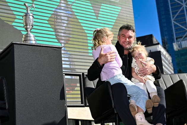 Ryan Fox with his daughters Isobel and Margo on stage during the Public welcome home celebration for New Zealand golfer Ryan Fox on bringing the Claret Jug home after his historic Open Championship win. Takutai Square, Auckland, New Zealand on Tuesday 28 July 2026. Photo: Alan Lee Auckland New Zealand Copyright: xAlanxLeex xPhotosportx