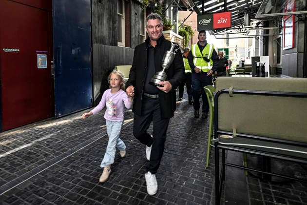 Ryan Fox carries the trophy back with daughter Isobel after the Public welcome home celebration for New Zealand golfer Ryan Fox on bringing the Claret Jug home after his historic Open Championship win. Takutai Square, Auckland, New Zealand on Tuesday 28 July 2026. Photo: Alan Lee Auckland New Zealand Copyright: xAlanxLeex xPhotosportx