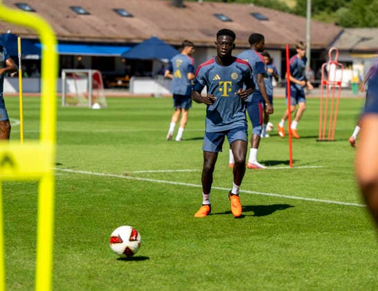 28.07.2026, Fussball Bundesliga 2026 2027, Trainingslager FC Bayern München in Rottach-Egern am Tegernsee (Bayern). Neuzugang Bara Sapoko Ndiaye (FC Bayern München) *** July 28, 2026, 2026–2027 Bundesliga, FC Bayern Munich training camp in Rottach-Egern on Lake Tegernsee, Bavaria; new signing Bara Sapoko Ndiaye, FC Bayern Munich