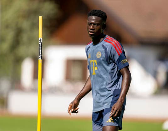 28.07.2026, Fussball Bundesliga 2026 2027, Trainingslager FC Bayern München in Rottach-Egern am Tegernsee (Bayern). Neuzugang Bara Sapoko Ndiaye (FC Bayern München) *** July 28, 2026, 2026–2027 Bundesliga, FC Bayern Munich training camp in Rottach-Egern on Lake Tegernsee, Bavaria; new signing Bara Sapoko Ndiaye, FC Bayern Munich