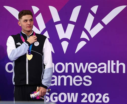 July 28, 2026, Glasgow, Scotland, Great Britain: LEWIS CLAREBURT of New Zealand poses with his gold medal in the Men s 400m Individual Medley Medal Ceremony of the Commonwealth Games Glasgow 2026 at the Tollcross International Swimming Centre in Glasgow, Scotland. Commowealth Games 2026: Swimming  - ZUMAc179 20260728_zep_c179_181 Copyright: xMickaelxChavetx