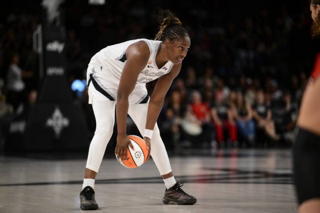 Basketball, Frauen, WNBA, Las Vegas Aces - Portland Fire July 28, 2026, Las Vegas, Nevada, USA: GRAY 12 holding the ball last minute of the 1st half during WNBA, Basketball Damen, USA Regular Season at the Michelob Ultra Arena in Las Vegas. WNBA 2026: Las Vegas Aces Leading Over Porland Fire 53-37 In The Half Time  - ZUMAo117 20260728_zsp_o117_008 Copyright: xMikaelxOnax