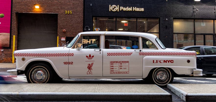 Football - Pre-Season - Liverpool FC 2026 27 Away Kit Launch NEW YORK, USA - Tuesday, July 28, 2026: An old New York Checker taxi branded for an Adidas launch event for the new Liverpool FC 2026 27 away kit at the Refinery in Williamsburg, New York. (Photo by David Rawcliffe Propaganda) WILLIAMSBURG The Refinery NEW YORK UNITED STATES OF AMERICA  Copyright: xDavidxRawcliffex 2026-07-28-006-Liverpool_Adidas_Away_Kit_Launch