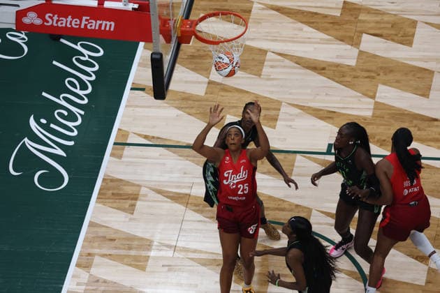 July 28, 2026, Seattle, Washington, USA: Indiana Fever forward MONIQUE BILLINGS (25) looks to the rim in the first quarter of the WNBA, Basketball Damen, USA match between the Seattle Storm and Indiana Fever at Climate Pledge Arena in Seattle. Seattle USA - ZUMAd218 20260728_zsp_d218_015 Copyright: xRichardxDizonx