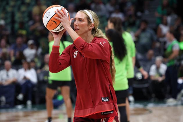 July 28, 2026, Seattle, Washington, USA: Indiana Fever guard LEXIE HULL (10) warms-up prior to the WNBA, Basketball Damen, USA match between the Seattle Storm and Indiana Fever at Climate Pledge Arena in Seattle. WNBA 2026: Indiana 105:95 Seattle  - ZUMAd218 20260728_zsp_d218_011 Copyright: xRichardxDizonx