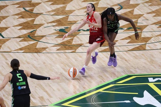 July 28, 2026, Seattle, Washington, USA: Indiana Fever guard CAITLIN CLARK (22) loses control of the ball while defended by Seattle Storm guard FLAUJAE JOHNSON (4) in the second quarter of the WNBA, Basketball Damen, USA match between the Seattle Storm and Indiana Fever at Climate Pledge Arena in Seattle. Seattle USA - ZUMAd218 20260728_zsp_d218_033 Copyright: xRichardxDizonx