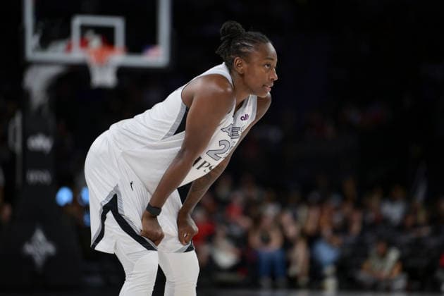 Basketball, Frauen, WNBA, Las Vegas Aces - Portland Fire July 28, 2026, Las Vegas, Nevada, USA: J.LOYD 24 (C) of Las Vegas Aces stand by waiting for the inbound during WNBA, Basketball Damen, USA Regular Season at the Michelob Ultra Arena in Las Vegas. WNBA 2026: Las Vegas Aces Defeats Portland Fire 98-83  - ZUMAo117 20260728_zsp_o117_030 Copyright: xMikaelxOnax