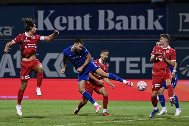 CroatiaZagreb, 280726. Maksimir Stadium. UEFA Champions League second qualifying round match, GNK Dinamo - FC Thun. Photo: Damir Krajac CROPIX Zagreb Croatia Copyright: xxDamirxKrajacx dinamo_thun82-280726