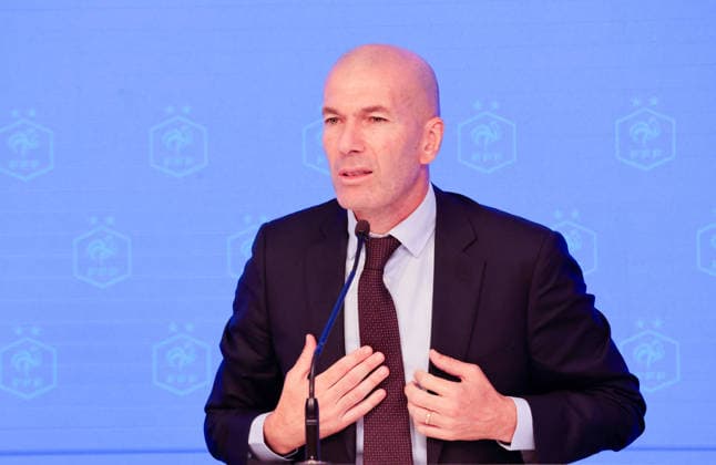 (260729) -- PARIS, July 29, 2026 -- Newly-appointed head coach Zinedine Zidane of the France national football team speaks during a press conference, PK, Pressekonferenz with French Football Federation President Philippe Diallo at the federation s headquarters in Paris, France, July 28, 2026. (Photo by Xinhua) (SP)FRANCE-PARIS-FOOTBALL-FRENCH HEAD COACH-ZIDANE HenrixSzwarc 