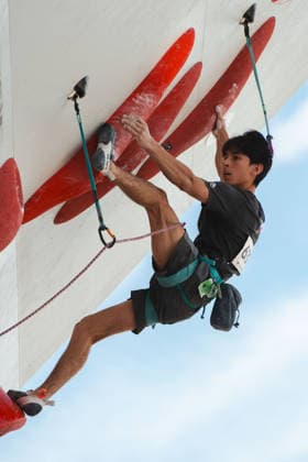 July 28, 2026, Salt Lake City, Utah, USA: AAMI AGADO from the United States places a toe hook on the men s semi final route Lead Finals Wrap Up In World Climbing Pan America Series 2026  - ZUMAs381 20260728_znp_s381_012 Copyright: xAndrewxSzakmeisterx