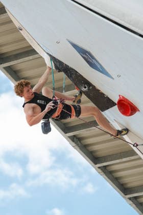 July 28, 2026, Salt Lake City, Utah, USA: United States Lead national team, Nationalteam climber DILLON USAMAN makes the last clip before the headwall on the men s semi final route Lead Finals Wrap Up In World Climbing Pan America Series 2026  - ZUMAs381 20260728_znp_s381_014 Copyright: xAndrewxSzakmeisterx
