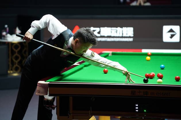 SHANGHAI, CHINA - JULY 29: Zhou Yuelong of China plays a shot in the second round match against Shaun Murphy of England on Day 3 of the 2026 Snooker Shanghai Masters on July 29, 2026 in Shanghai, China.  Copyright: xTaixChengzhex 111657039262