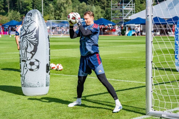 Trainingslager, FC Bayern München am 29.07.2026 in Rottach-Egern Manuel Neuer im Torwarttraining *** Training camp, FC Bayern Munich on July 29, 2026, in Rottach-Egern: Manuel Neuer during goalkeeper training Copyright: xBahhoxKarax
