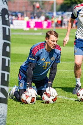 Trainingslager, FC Bayern München am 29.07.2026 in Rottach-Egern Manuel Neuer im Torwarttraining *** Training camp, FC Bayern Munich on July 29, 2026, in Rottach-Egern: Manuel Neuer during goalkeeper training Copyright: xBahhoxKarax