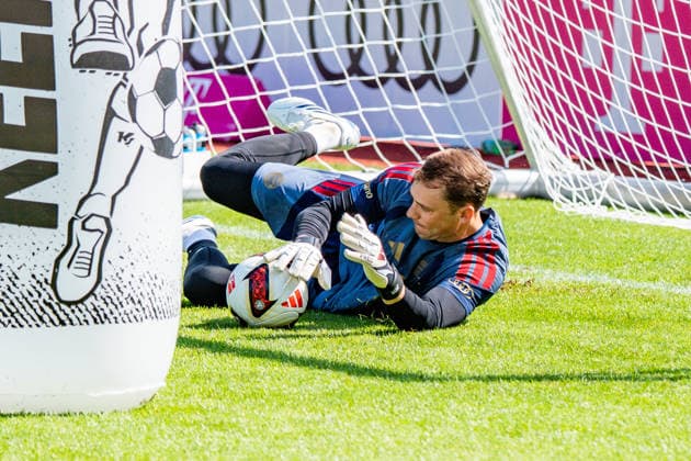 Trainingslager, FC Bayern München am 29.07.2026 in Rottach-Egern Manuel Neuer im Torwarttraining *** Training camp, FC Bayern Munich on July 29, 2026, in Rottach-Egern: Manuel Neuer during goalkeeper training Copyright: xBahhoxKarax