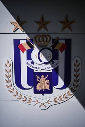 The RSC Anderlecht logo pictured at a training session of Belgian RSC Anderlecht, Wednesday 29 July in Brussels, in preparations of the second leg of the second qualifying round for the UEFA Europa League against Swedish Hammarby IF. TOM GOYVAERTS TomxGoyvaerts  x182283946x