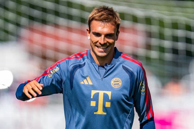 Trainingslager, FC Bayern München am 29.07.2026 in Rottach-Egern Joao Palhinha zufrieden lachend glücklich *** Training camp, FC Bayern Munich on July 29, 2026, in Rottach-Egern; João Palhinha, smiling contentedly and happily Copyright: xBahhoxKarax