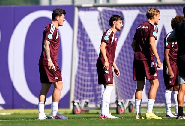 RSC Anderlecht v Hammarby IF - UEFA Europa League Media Activities 29 07 2026 NEERPEDE, BELGIUM - JULY 29 : Biancone Giulian defender of RSC Anderlecht , Ambros Lukas midfielder of RSC Anderlecht pictured during a training session ahead of the UEFA Europa League 2026 27 second qualifying round second leg between RSC Anderlecht and Hammarby IF on July 29, 2026 in Neerpede, Belgium, 29 07 2026 Neerpede Belgium  Copyright: xTomasxSiskx