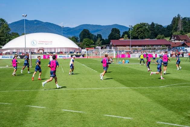 Trainingslager, FC Bayern München am 29.07.2026 in Rottach-Egern Trainingsspiel des FC Bayern München *** Training Camp, FC Bayern Munich on July 29, 2026, in Rottach Egern; FC Bayern Munich Friendly Match Copyright: xBahhoxKarax
