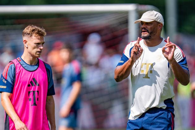 Trainingslager, FC Bayern München am 29.07.2026 in Rottach-Egern Vincent Kompany gibt Anweisungen an Joshua Kimmich *** Training camp, FC Bayern Munich on July 29, 2026, in Rottach-Egern: Vincent Kompany gives instructions to Joshua Kimmich Copyright: xBahhoxKarax