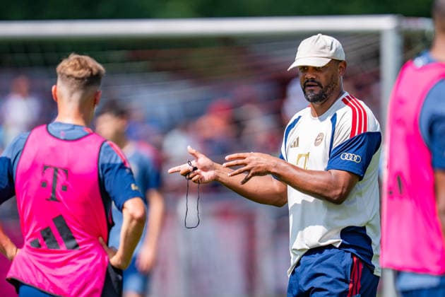 Trainingslager, FC Bayern München am 29.07.2026 in Rottach-Egern Vincent Kompany gibt Anweisungen an Joshua Kimmich *** Training camp, FC Bayern Munich on July 29, 2026, in Rottach-Egern: Vincent Kompany gives instructions to Joshua Kimmich Copyright: xBahhoxKarax