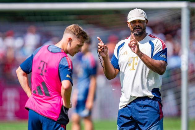 Trainingslager, FC Bayern München am 29.07.2026 in Rottach-Egern Vincent Kompany gibt Anweisungen an Joshua Kimmich *** Training camp, FC Bayern Munich on July 29, 2026, in Rottach-Egern: Vincent Kompany gives instructions to Joshua Kimmich Copyright: xBahhoxKarax