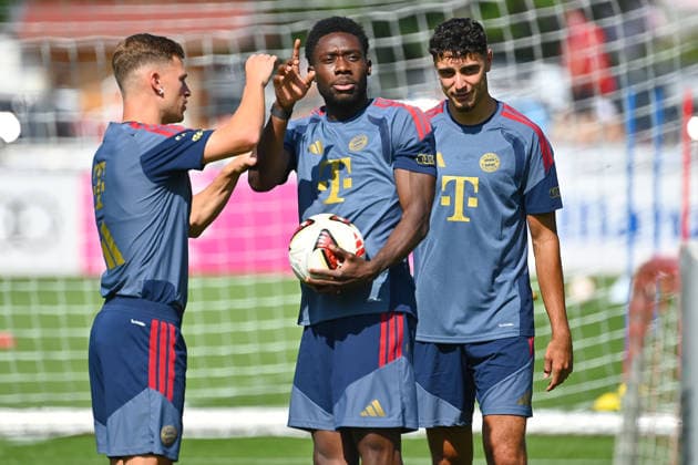 v.li:Joshua KIMMICH (Bayern Muenchen),Alphonso DAVIES (Bayern Muenchen), Aleksandar PAVLOVIC (Bayern Muenchen). Oeffentliches Training FC Bayern Muenchen im Trainingslager in Rottach Egern am 29.07.2026. Fussball 1. Bundesliga,Saison 2026 2027. *** From left: Joshua KIMMICH, Bayern Munich; Alphonso DAVIES, Bayern Munich; Aleksandar PAVLOVIC, Bayern Munich. Public training session for FC Bayern Munich at the training camp in Rottach-Egern on July 29, 2026. Soccer, Bundesliga 1, 2026–2027 season