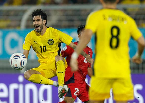 July 28, 2026, Kuala Lumpur, Malaysia: Endrick Dos Santos Parafita of Malaysia (L) and Vongsakda Chanthaleuxay of Laos seen in action during the ASEAN Hyundai Cup 2026 match between Malaysia and Laos at Kuala Lumpur Football Stadium, Cheras. Final score; Malaysia 4:0 Laos. Kuala Lumpur Malaysia - ZUMAs197 20260728_aaa_s197_307 Copyright: xWongxFokxLoyx