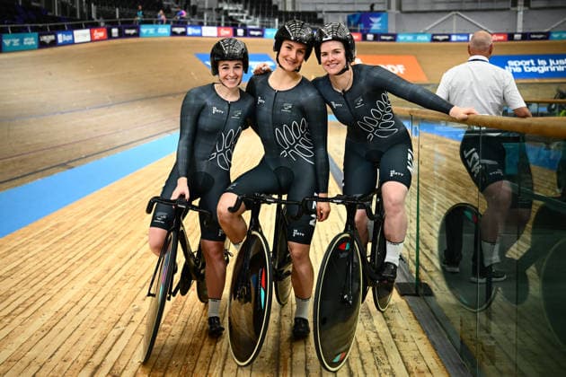 Glasgow 2026 Commonwealth Games Picture by Olly Hassell SWpix.com - 29 07 2026 - Glasgow 2026 Commonwealth Games - Track cycling, Rad, Radsport, Bahnrad, Bahn and Para Track Cycling - Sir Chris Hoy Velodrome, Glasgow, Scotland - Training - Ellesse Andrews, Rebecca Petch, Olivia King of New Zealand Copyright: x xSWpix.comx(t axPhotographyxHubxLtd)xOllyxHassell SWpix.comx SWP-3419-0004