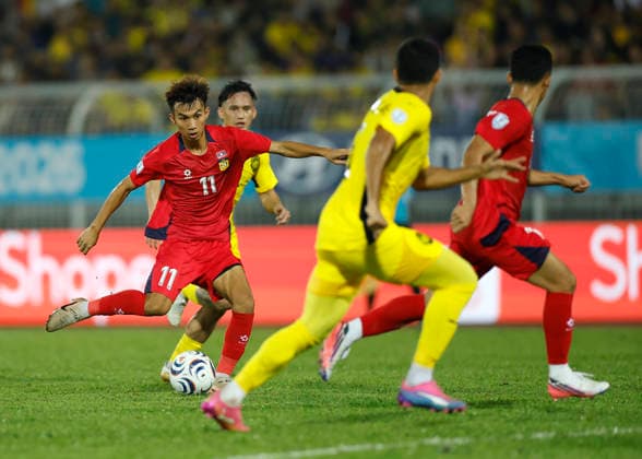 July 28, 2026, Kuala Lumpur, Malaysia: Chony Waenpaserth of Laos (L) seen in action during the ASEAN Hyundai Cup 2026 match between Malaysia and Laos at Kuala Lumpur Football Stadium, Cheras. Final score; Malaysia 4:0 Laos. Kuala Lumpur Malaysia - ZUMAs197 20260728_aaa_s197_321 Copyright: xWongxFokxLoyx